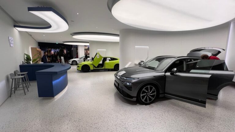 Lowongan Kerja Personal Assistant Secretary to Director Aletra Cars Indonesia Alam Sutera 2026